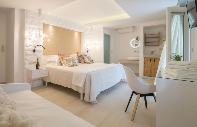 Spiros Hotel - Photo 22