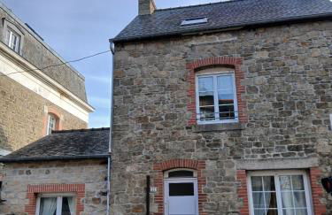 Maison Saint-Coulomb - Foto 1