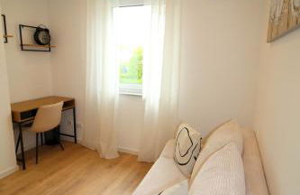 Großes Apartment mit Küche, Dusche, Badewanne, Balkon, Parkplatz vor dem Haus, ruhig gelegen, ADA4 - Foto 76