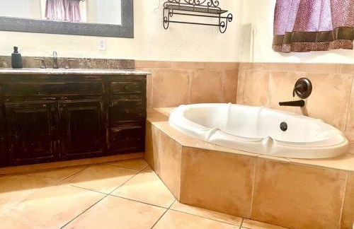 I40 Large Tuscany 4 bed 20min PDC - Photo 2