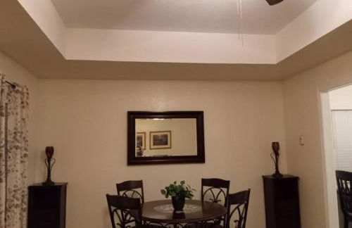 House near down town and fairgrounds - Foto 4