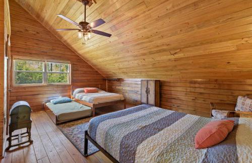 Fun fishing river cabin 23mi to beach with private dock 3BD 2BA - Foto 11
