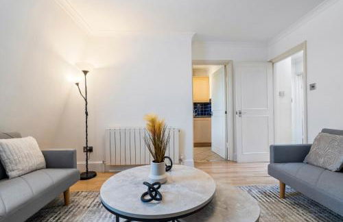 Charming London Apartment With 2 Bedrooms - Photo 12