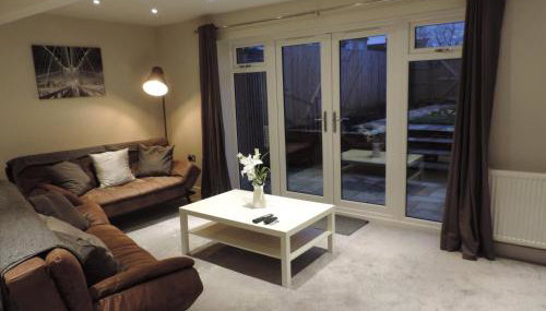 4 Bed Farnborough Air Accommodation - Foto 5