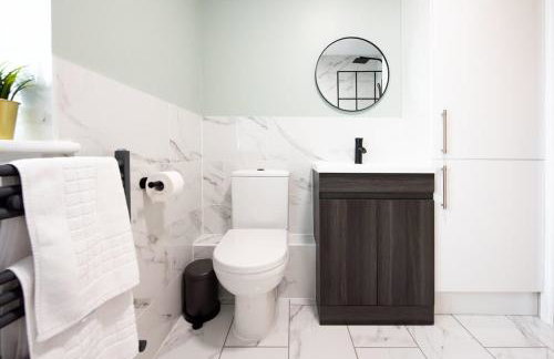 6 The Royal Serviced Apartments, Harwich - Fast WiFi, Private Parking - Foto 27