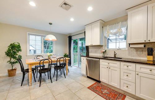 Walk to Shops and Dining Glen Cove Apt with Yard! - Photo 9