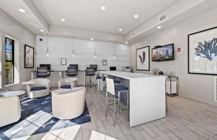 Stylish 2BR Corporate Stay Pool Balcony #2 - Foto 18