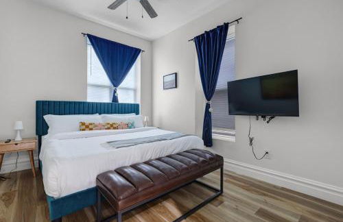 Hartford 5BR Family Home with Games BBQ Grill and Firepit - Foto 9