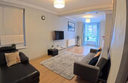 Labbyf Spacious 3-4 Bed House - Northampton Train Station, University and City Centre - Foto 2