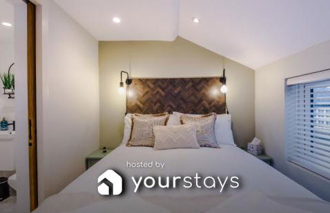 Foden's House by YourStays - 2 Bedroom Cottage in Sandbach with gorgeous dining room extension, High end finish - Foto 1