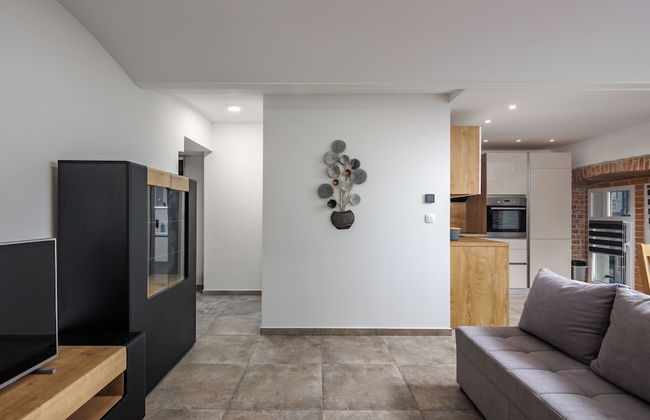 Rijeka City Vibes Apartment - Photo 7