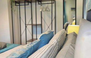 Ideal 4-bed home sleeps 7 - Nr Trafford Ctr & M60 - Foto 17