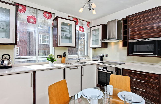 Baker Street Suites - Photo 54