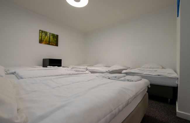 Spacious House - Photo 31