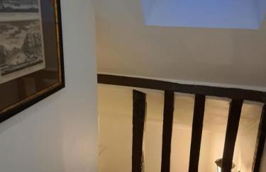 La Maison du Donjon - Gites de 8 personnes, parking privé avec jardin terrasse - Foto 48