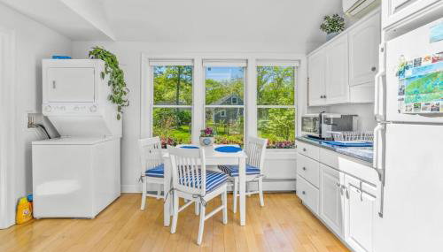 Bright and Cozy with Patio Grill and near the Beach and Golf - Photo 4