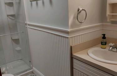 Blue Fish Cabin – Your Lakeside Getaway Awaits - Foto 24