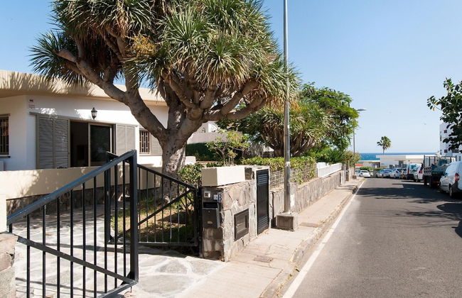 Belvilla by OYO Beach House Adelfas - Photo 23