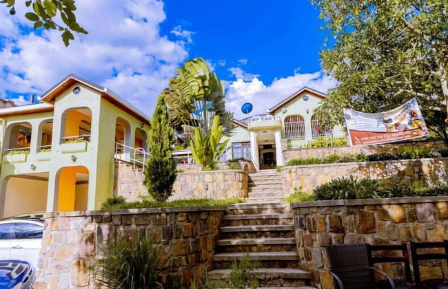 Emerald Villa Cafe & Restaurant - Foto 5