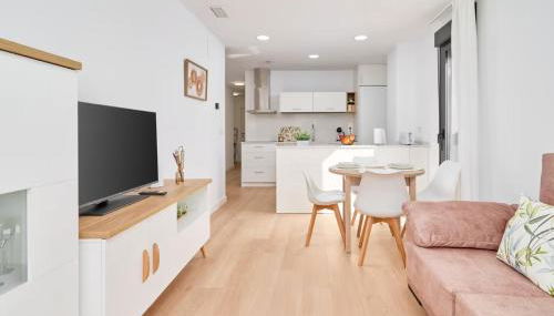 Alma beach - Photo 4