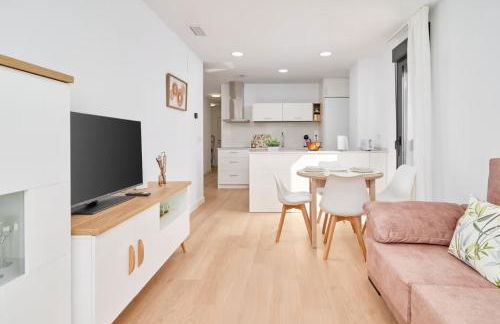 Alma beach - Photo 4