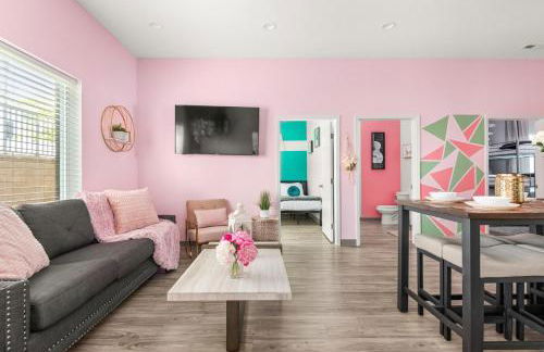 Unit 106 Stylish Condo with Free Parking and Close to Downtown - Foto 25