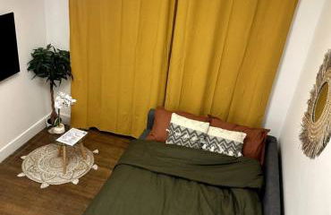 PARIS-MONTROUGE Magnifique Studio Appartement de 35m2 - très cosy pour 1 à 6 personnes refait à neuf - ENTIRE APARTMENT LUXIRIOUS AND WARM - Montrouge Paris 14ème - Proche Aéroport Orly & Parc Expositions Porte de Versailles FREE WIFI GRATUIT - Foto 7