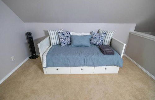 Spacious Family Home with Hot Tub - Foto 12