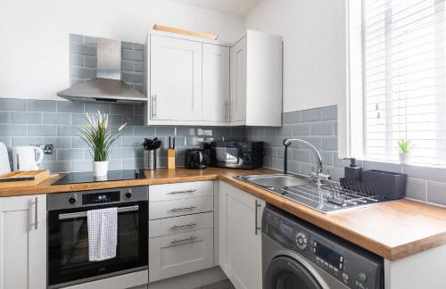 Judah Suites - Stylish 1BR Apartments with Parking & WIFI - Foto 41