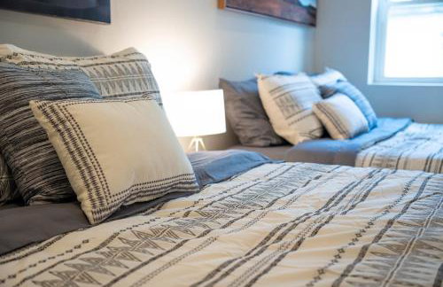 Stylish 3BR w Pool Table & Garage - Foto 40