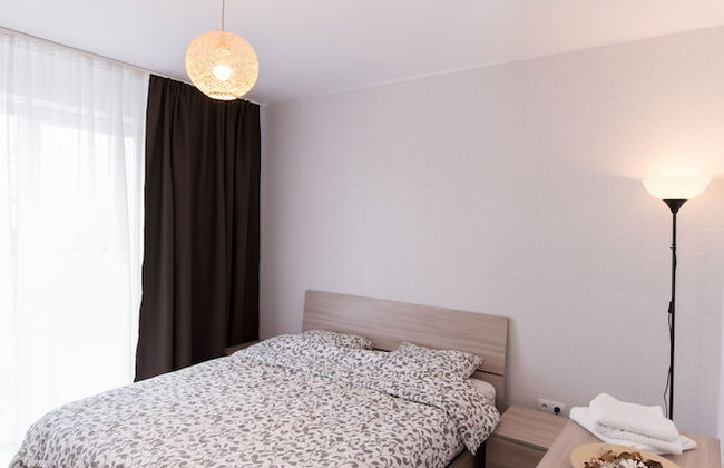 Thomas Apartments - Photo 6