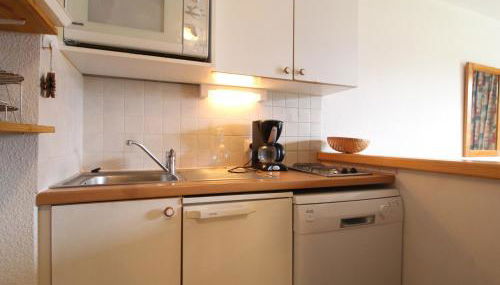 Appartement cosy 4 pers au pied des pistes avec wifi, balcon et casier à ski - FR-1-508-18 - Foto 2