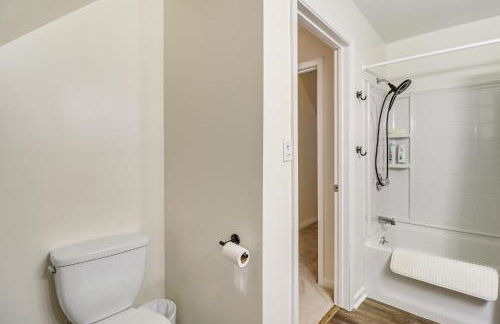 7 Mi to Big Boulder Resort-Style Poconos Retreat - Foto 18