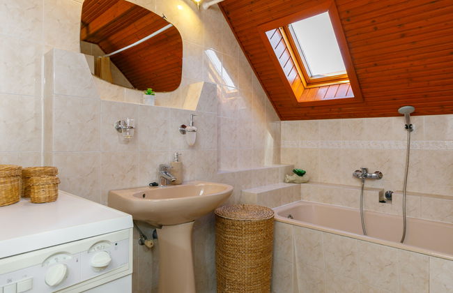 3 bedroom Apartment in Siófok with garden - Photo 11