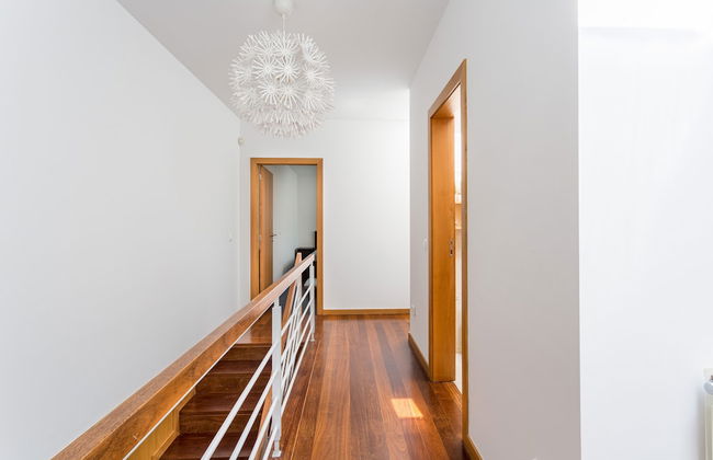 JOIVY Sleek House W/Balcony & 2 Terraces In Porto - Foto 32