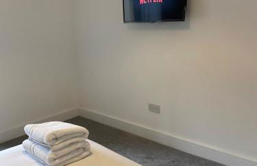 Spacious 2 bed sleeps 5 above traditional music pub - Foto 27