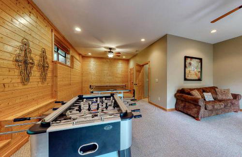 Red Roof Retreat - Photo 21