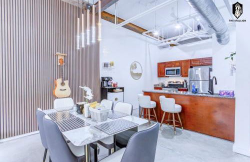 The Stallion #107 - Modern Spacious Loft in Downtown with free parking - Foto 2