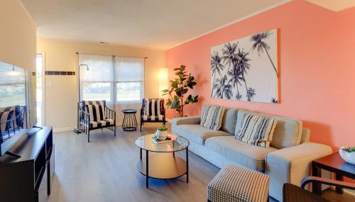 Walk to Atlantic Beach: Townhome w/ Patio! - Photo 1