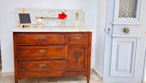 Anezo's Exceptional View - Photo 2, wardrobe