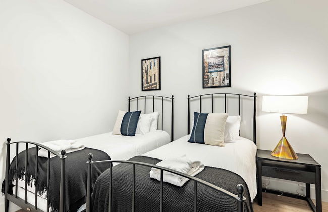 Sleeps 18 3 Modern Midtown Apartments w/ Gym + Pool Walkable to Shops & Eats - Foto 35