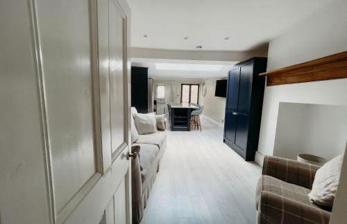 Beverley Town Centre luxury cottage - Photo 12