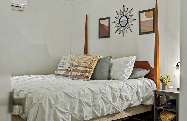 Lake It Right by Avantstay Lakefront w/ Dock, Hot Tub, Fire Pit & Game Room - Photo 20