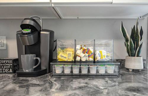 Fly In Style! Charming Townhome 6 Mins from RIC! - Foto 26