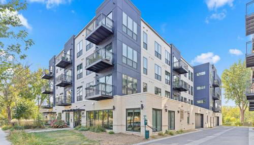 Luxury 1BD Gym Rooftop Street Parking by DT UMN - Foto 4