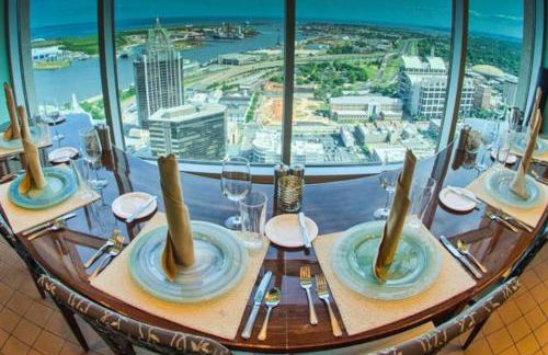 City Center Apartment, Free Parking and Great Views - Foto 42