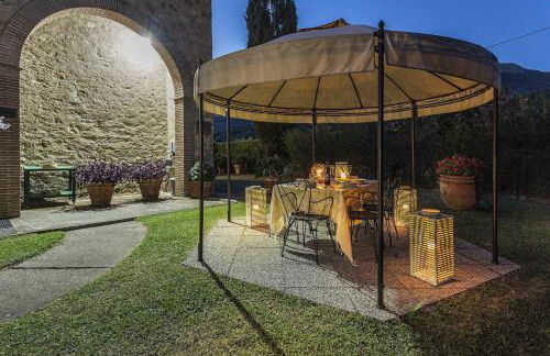 Le Bicocche Farmhouse: Country Stone Villa with Pool in Camaiore between Lucca & Beaches of Versilia - Foto 115