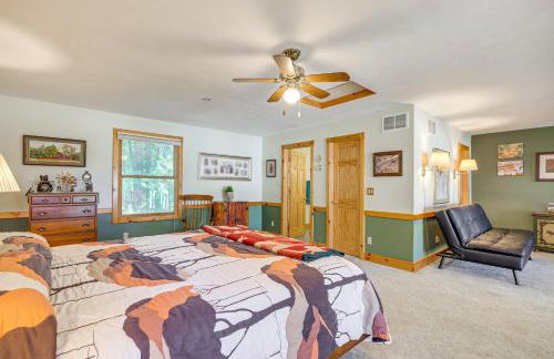 Near Beach Access Torch Lake Cabin Retreat! - Foto 16