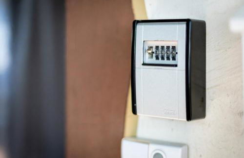 MOLA Apartments-Ferienwohnung für 5 Personen-separater Eingang-Gratis Parkplatz-Terrasse-Grill-Highspeed WLAN-auch für Langzeit geeignet - Foto 30