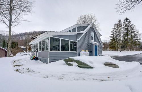 half Mi to Song Mtn Resort! All-Season Basecamp - Photo 40